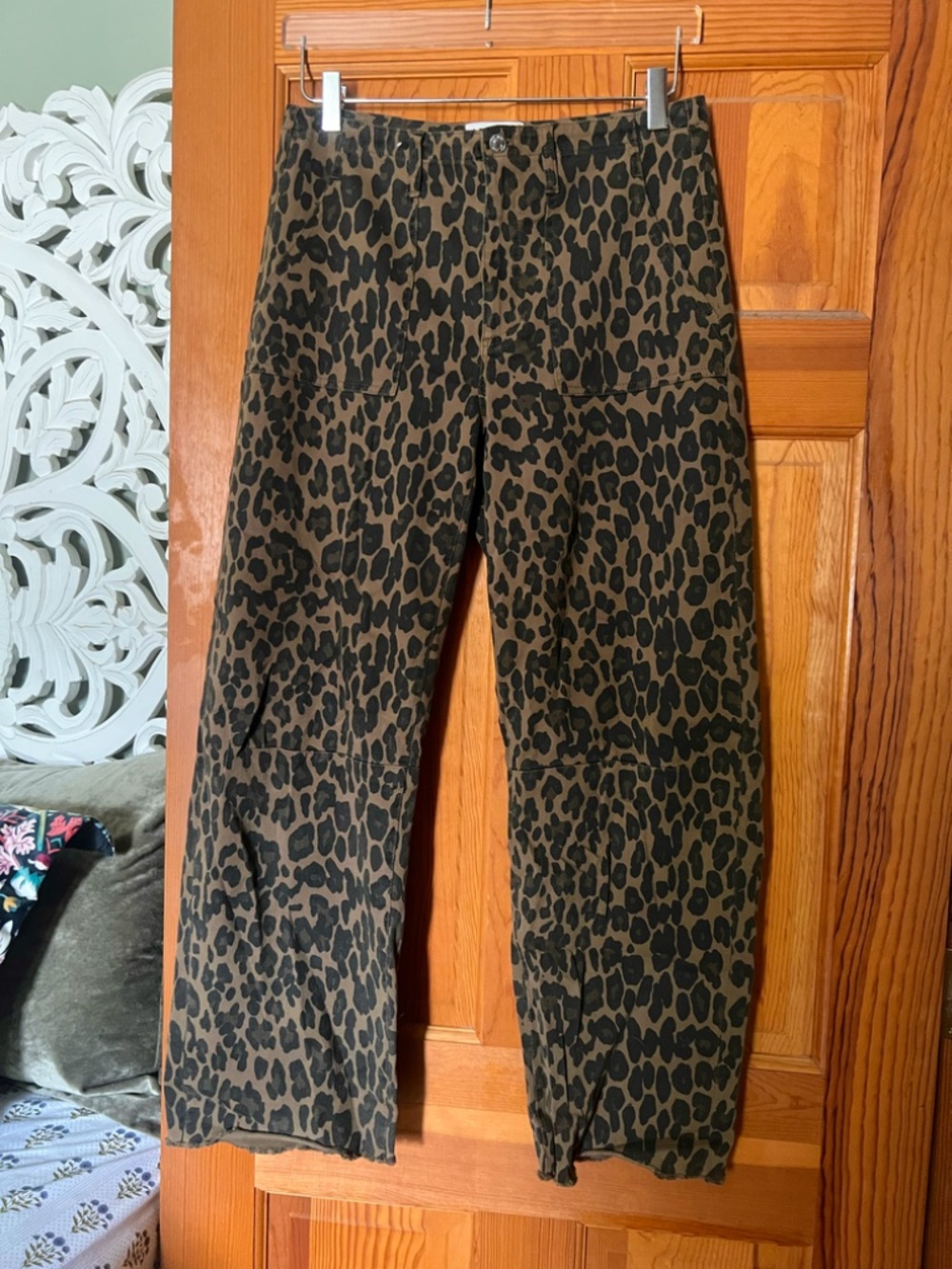 LE JEAN Utility Mid-Rise Soft Barrel Jeans in Leopard - Picture 2 of 5